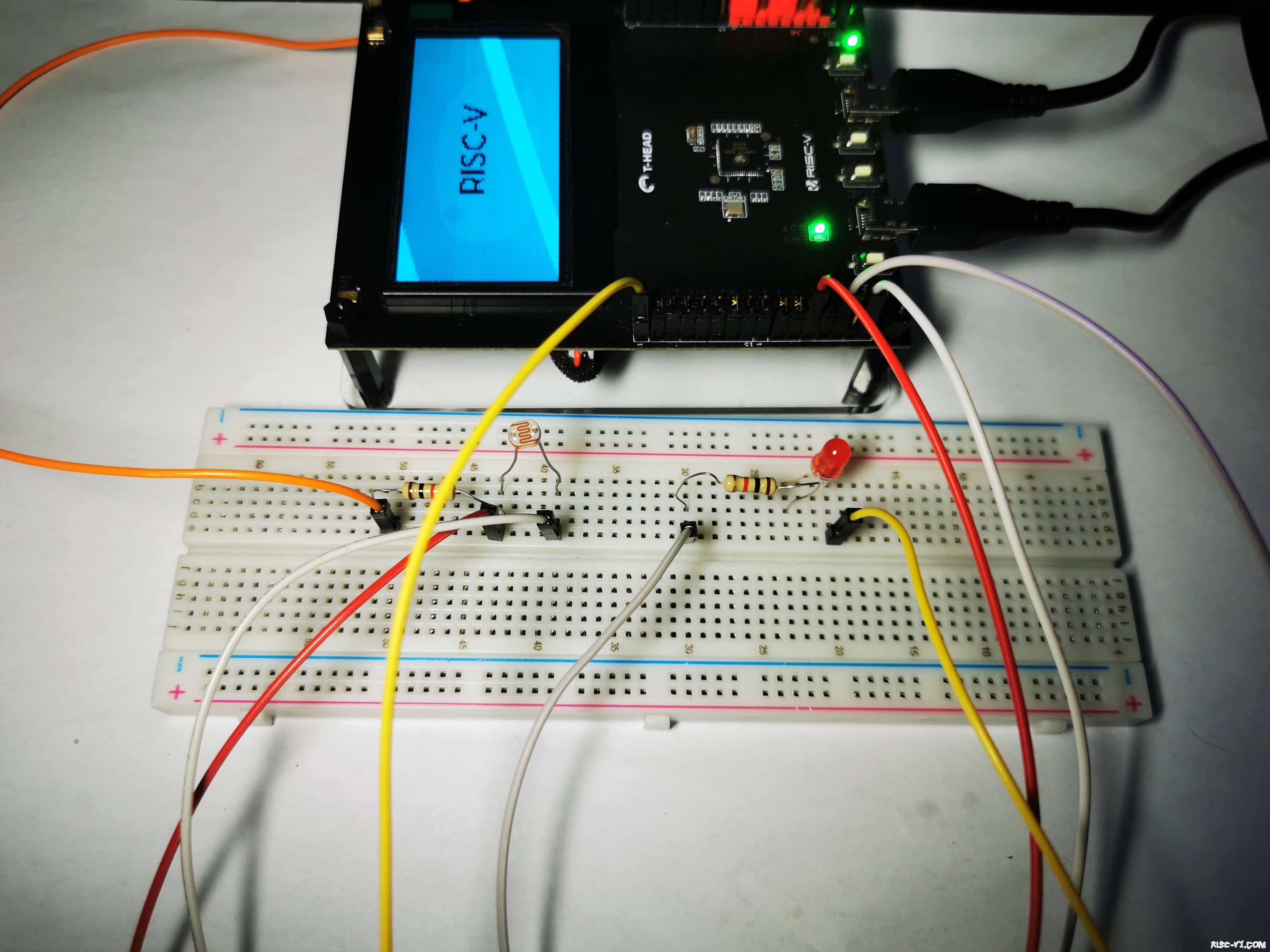 RISC-Vduino UNO RC开发板教程-RISC-Vduino任务12-2 感光灯实验_平头哥risc-v单片机中文社区(1)